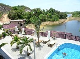 Phong Nha Lake House Resort