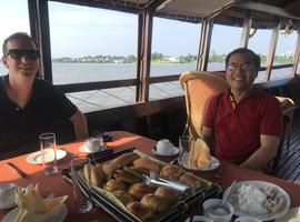 Breakfast cruise to Cai Rang floating market